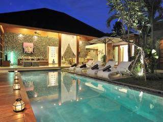 Flores Villa *