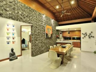 Flores Seminyak (Bali)