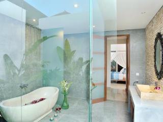 Flores Seminyak (Bali)